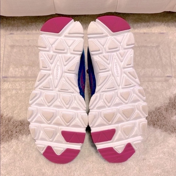 SAUCONY Girls/Women’s Virrata Running Sneaker - Picture 7 of 11